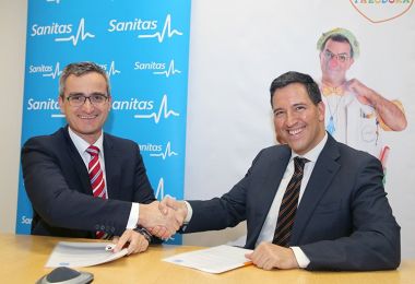 Los Doctores Sonrisa de la Fundación Theodora seguirán pasando consulta en los hospitales de Sanitas