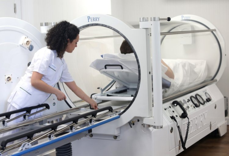 Cámara hiperbárica: ¿para qué sirve y cómo funciona? | Sanitas